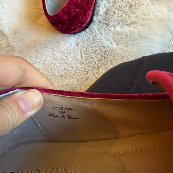 Donald Pliner Velvet Studded Jeweled Burgundy Red Loafers Slip On Size 9M - Picture 6 of 7